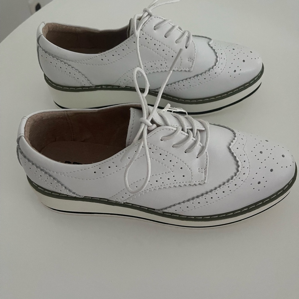 DADAWEN Women's White Platform
Lace-Up Wingtips Size 8 Oxford Shoes - Picture 2 of 6